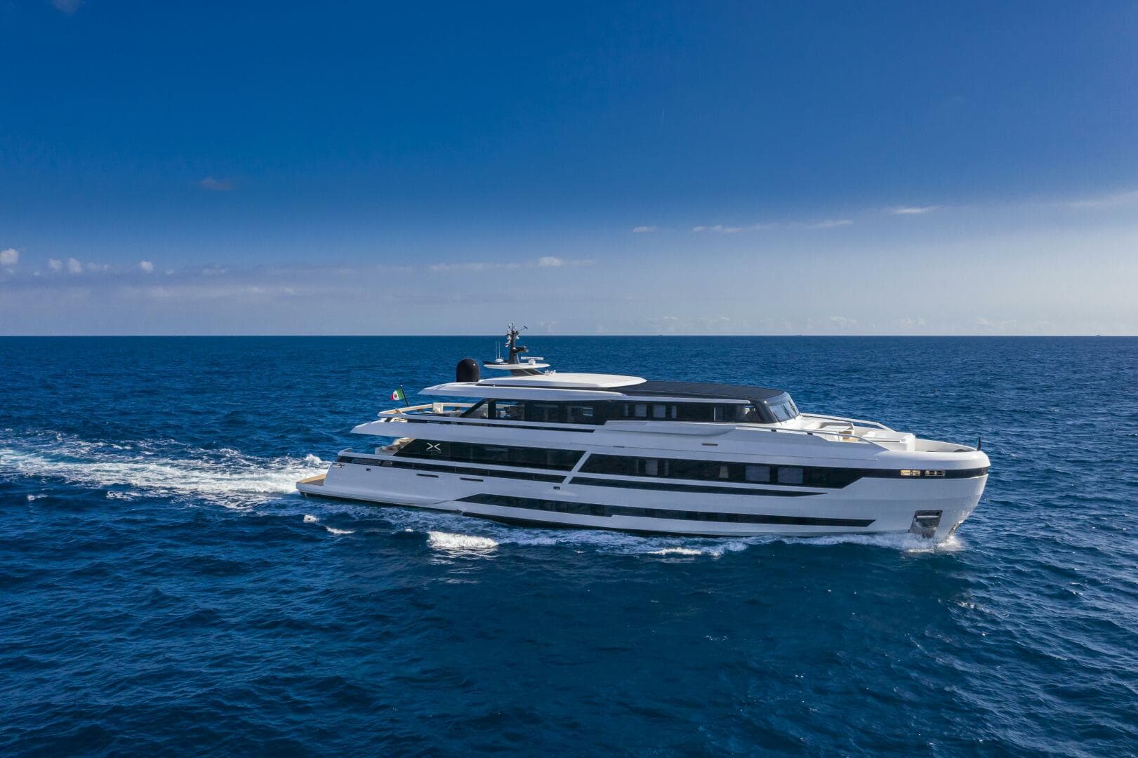 Extra Yachts X130 TRIPLEX — X130 Triplex